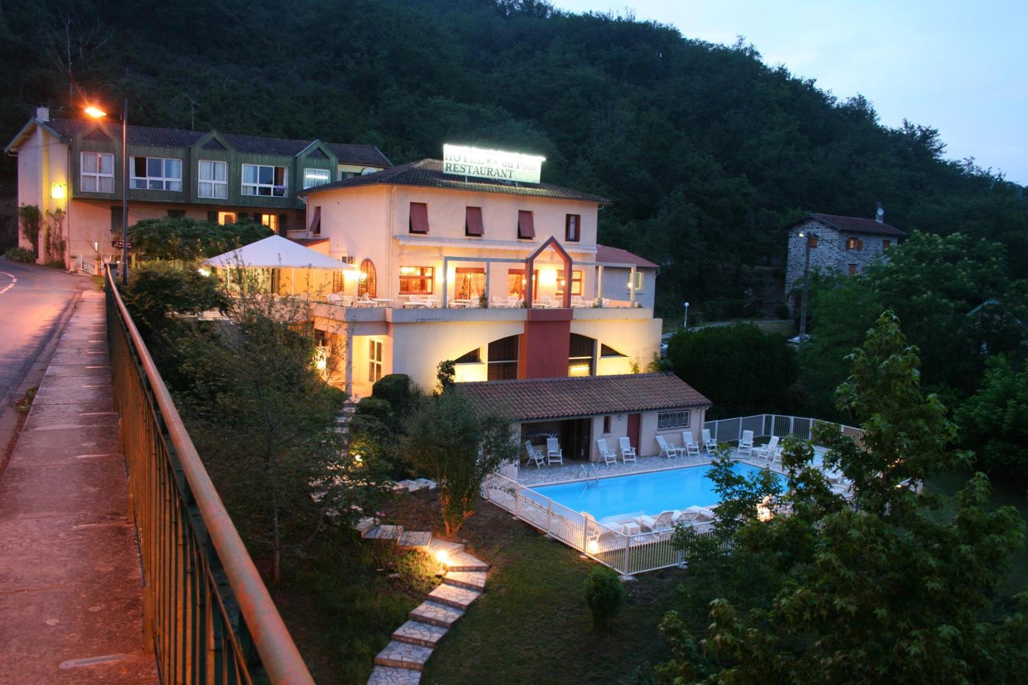 Logis Hotel Restaurant Du Pont Ambialet Buitenkant foto
