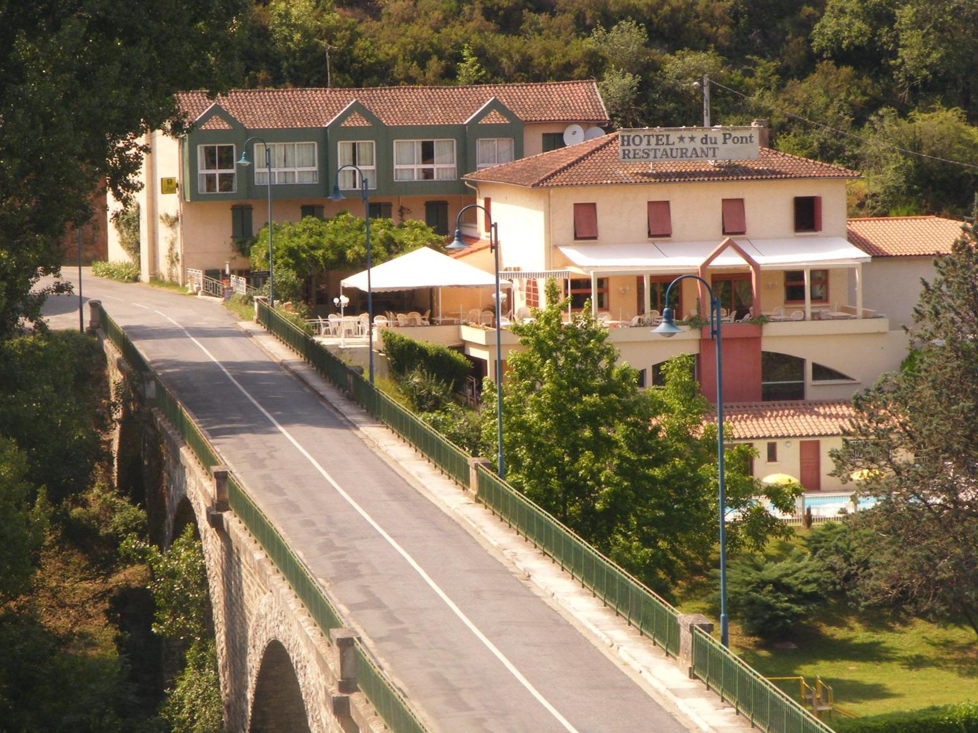 Logis Hotel Restaurant Du Pont Ambialet Buitenkant foto